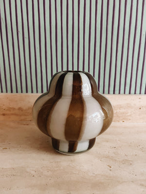 Glass vase brown swirl