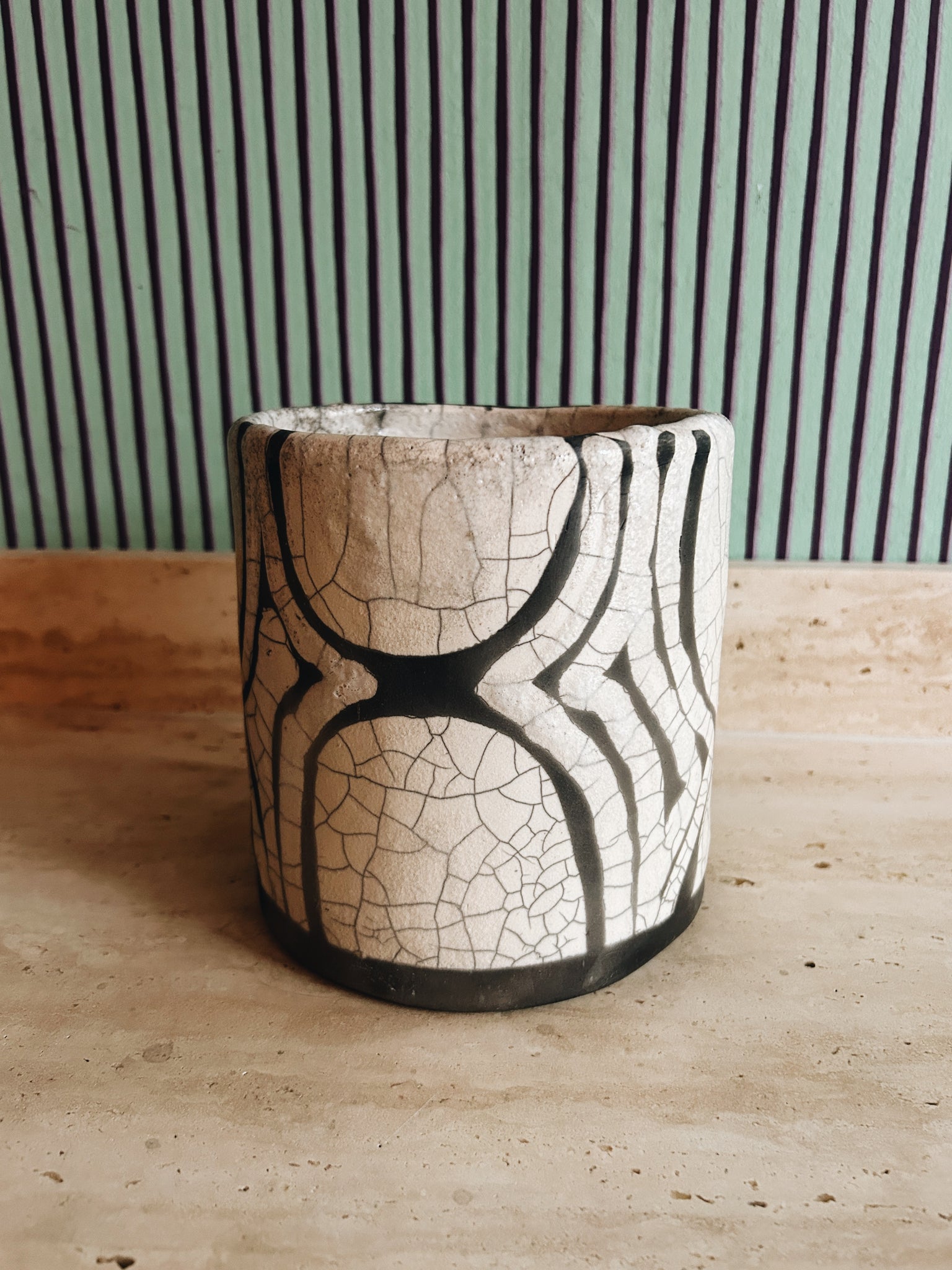 Raku vase by Mel Lennon nr. 1